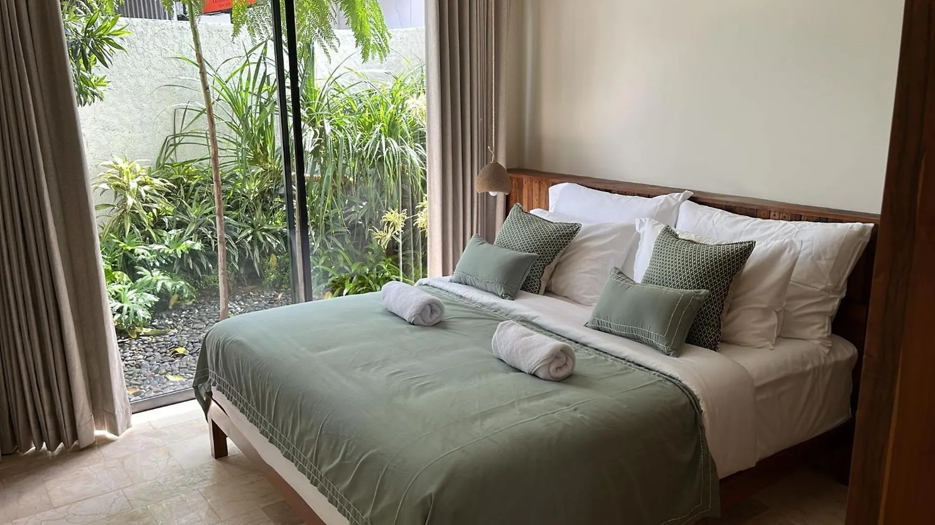 Brand New Spacious 4Br Villa Kuta Lombok Indonésie