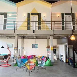  Hostel Hut