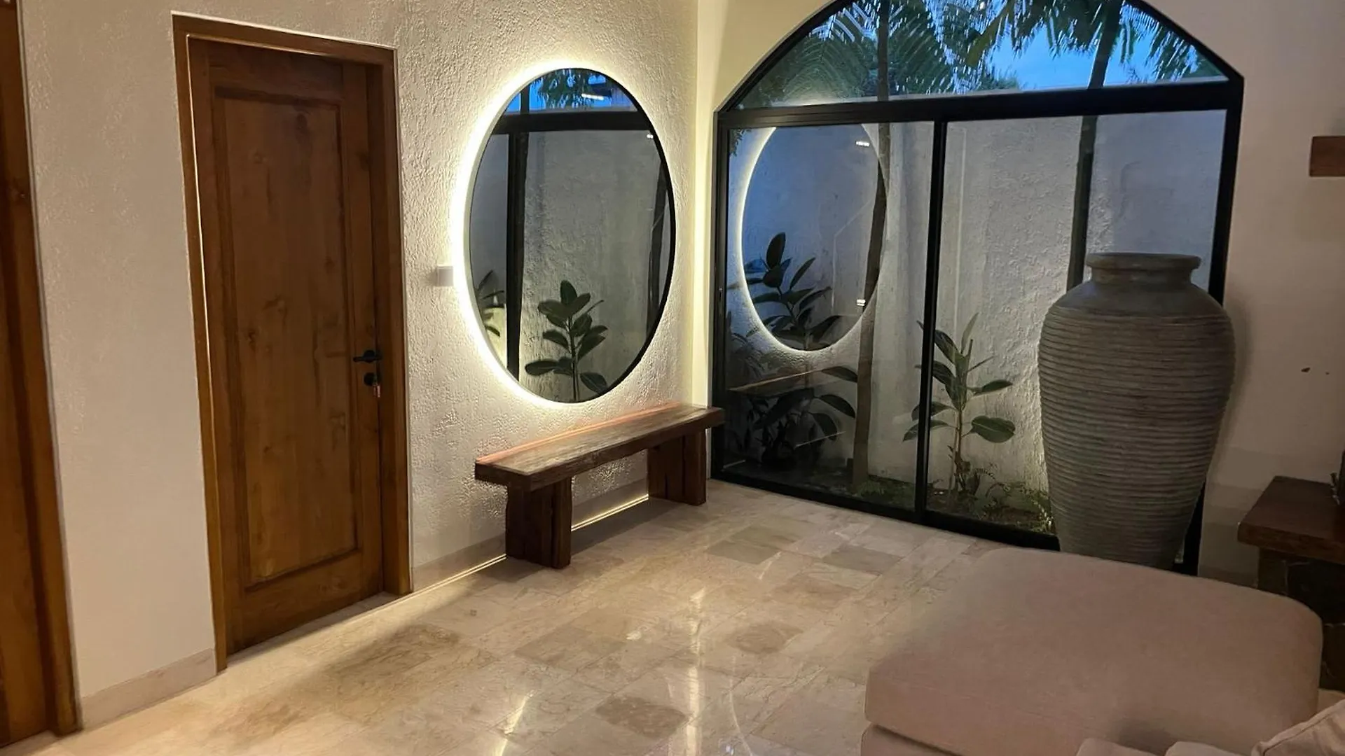 Brand New Spacious 4Br Villa Kuta  0*, Kuta (Bali) Indonesia