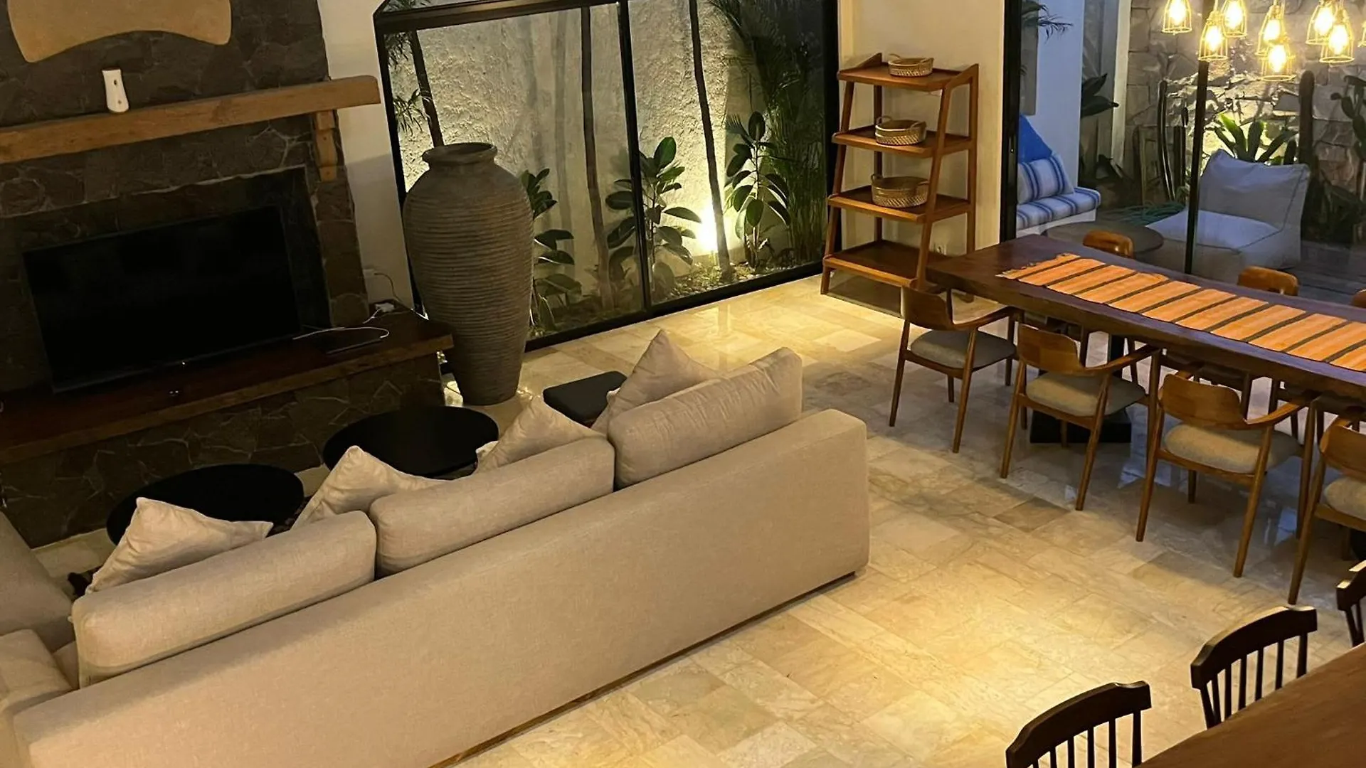 Brand New Spacious 4Br Villa Kuta  0*, Kuta (Bali) Indonesia