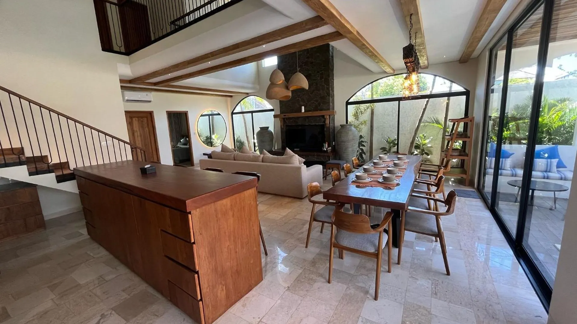 Brand New Spacious 4Br Villa Kuta