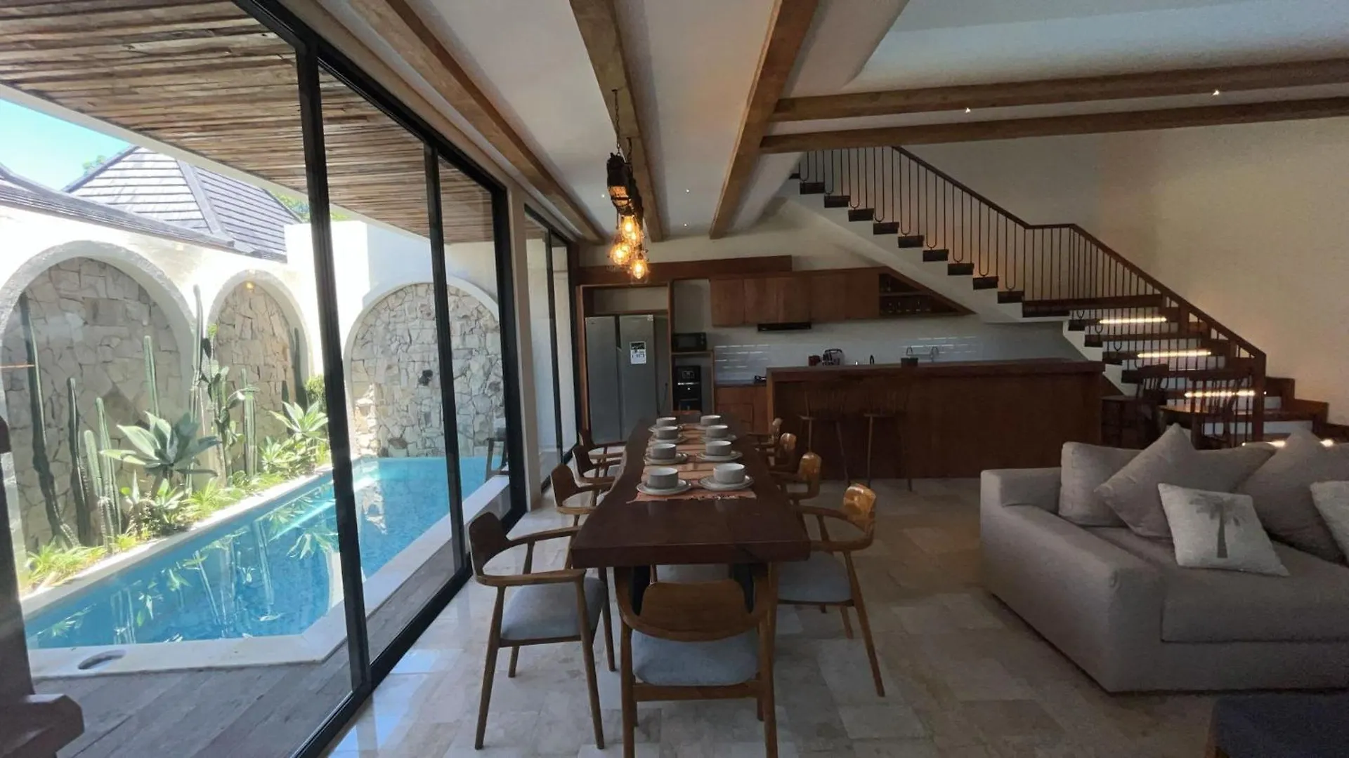 Brand New Spacious 4Br Villa Kuta